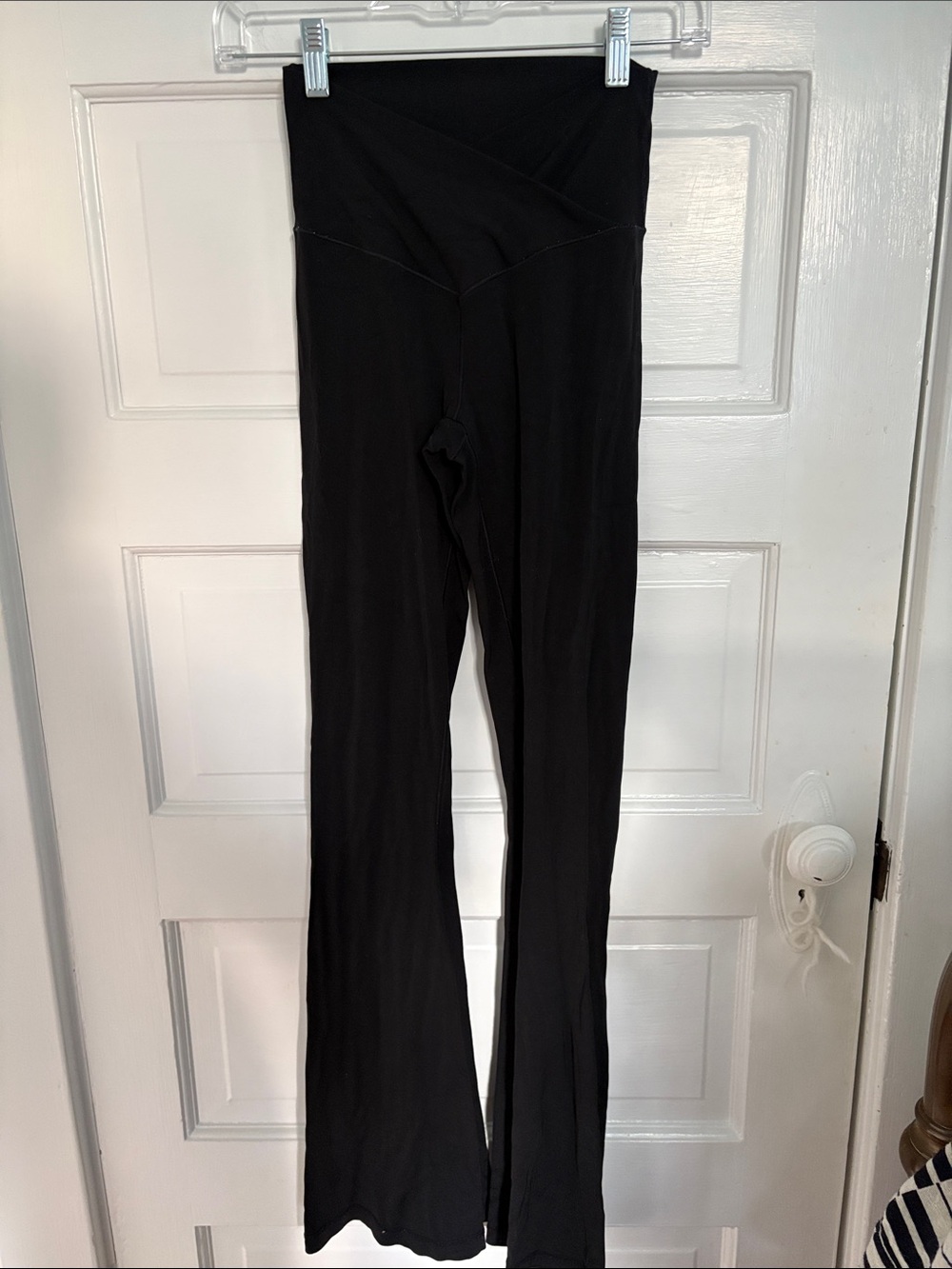 aerie Black High-Waist Crossover Waist Leggings